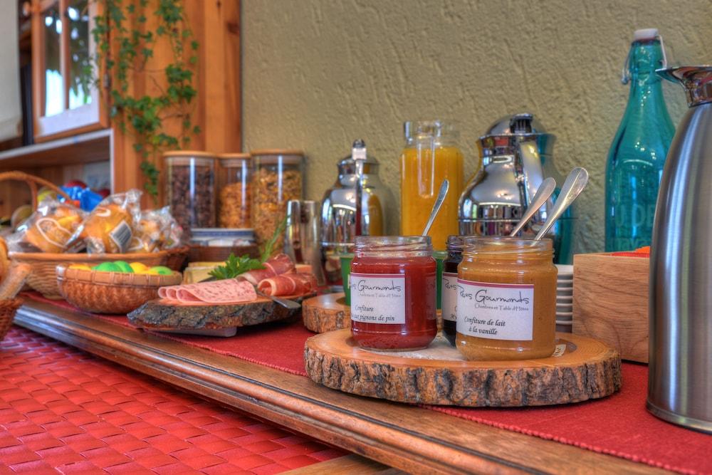 Reves Gourmands, Hotellerie & Gastronomie Vernayaz ภายนอก รูปภาพ
